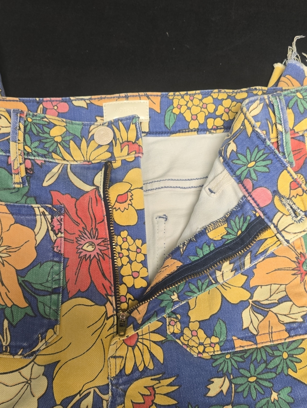MOTHER The Hustler Printed Patch Pocket Jeans- EUC- 28 - Picture 7 of 14